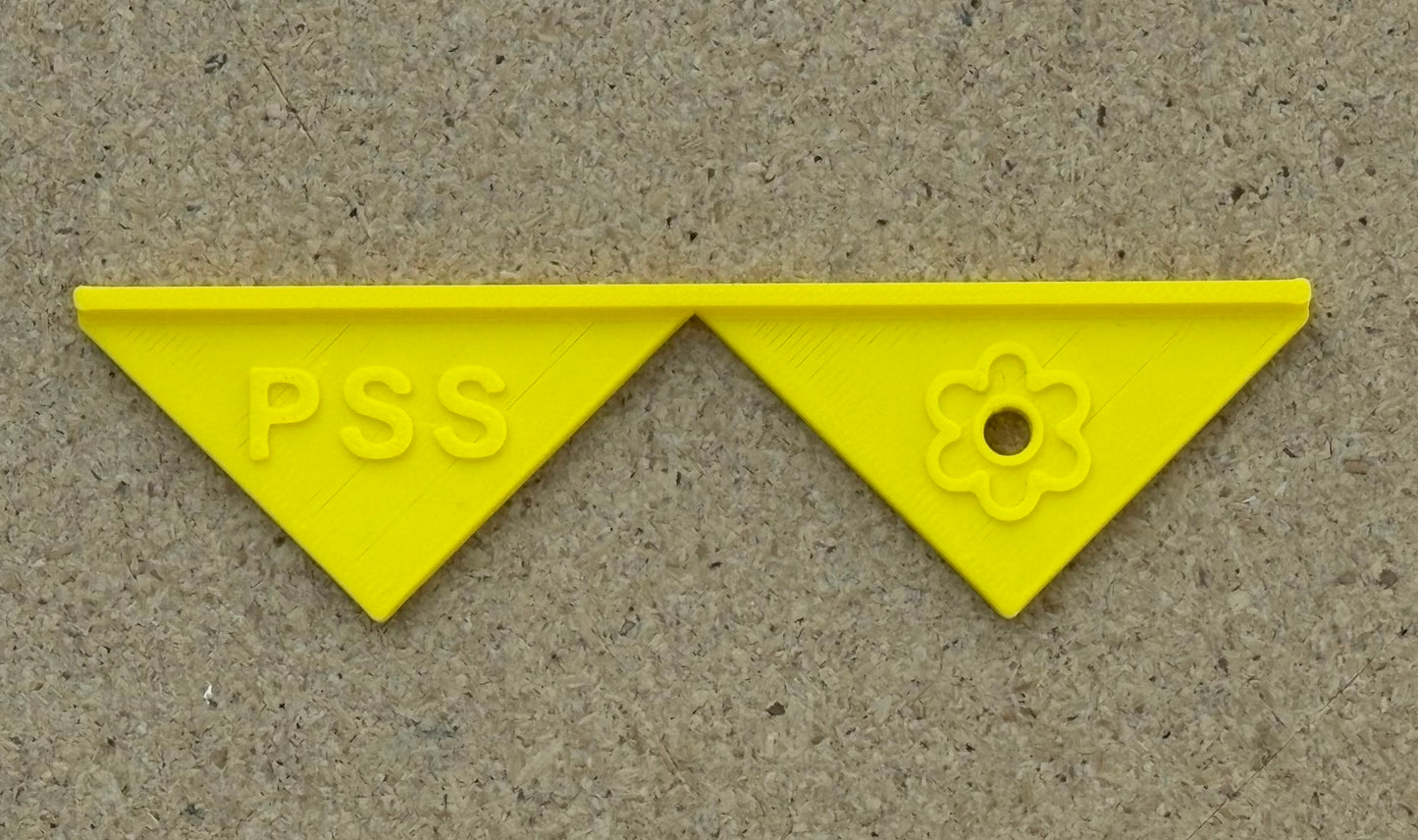 Corner cutting guide for bookbinding